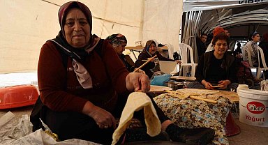 Engelliler meclisi, gözleme satarak tatil kapısını aralıyor