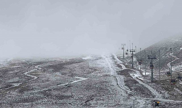 Erciyes'te kar yağışı etkili oldu