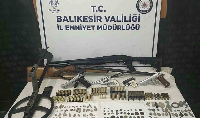 Erdek'te ruhsatsız silah ve tarihi eser operasyonu: 1 gözaltı