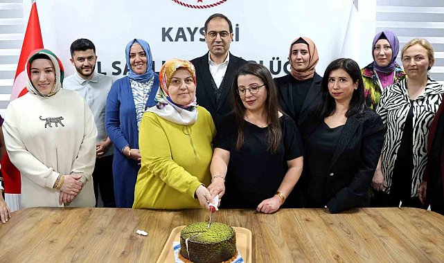 Erşan, Ebeler Haftası'nı kutladı