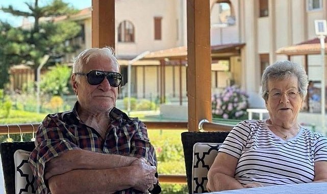 Ersun Yanal annesinden 1 hafta sonra babasını da kaybetti