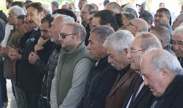 Ersun Yanal'ın annesi son yolculuğuna uğurlandı