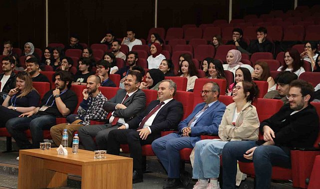 ERÜ'de 11. Tiyatro Festivali perdelerini açtı