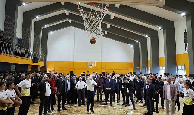 ERVA Spor Okulları'nın 52.'si açıldı