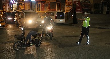 Erzincan'da motosiklet denetimi; 11 motosiklet trafikten men edildi