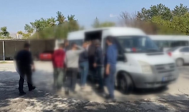 Erzincan'da yabancı uyruklu 14 kaçak göçmen yakalandı