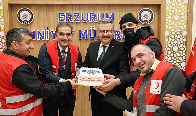 Erzurum Kızılay Engelliler Meclisi'nden polislere pasta sürprizi