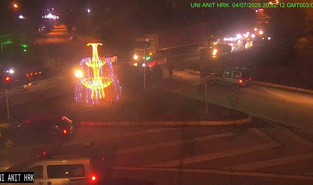 Erzurum'da feci kaza güvenlik kameralarına yansıdı