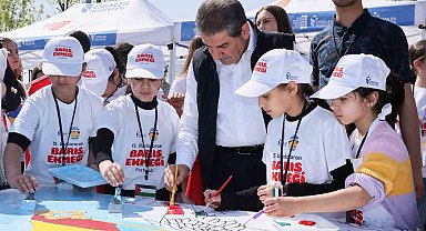 Esenler'de Barış Ekmeği Festivali renkli başladı