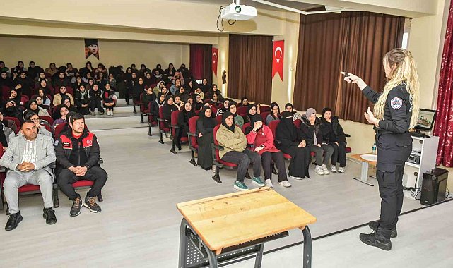 Esenyurt Belediyesi'nden 900 öğrenciye Afet Bilinci Eğitimi
