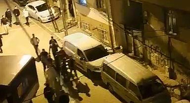 Esenyurt'ta vatandaşlar uyuşturucu satıcılarının peşine düştü: O anlar kamerada