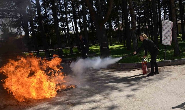 Eskişehir İl Sağlık Müdürlüğü personeline yangın eğitimi verildi