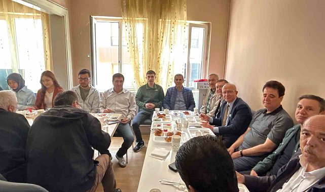 Eskişehir'de okuyan Türk Dünyası öğrenci temsilcileri kahvaltıda bir araya geldi