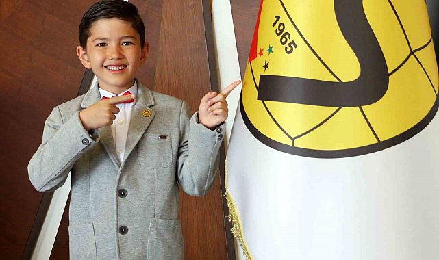 Eskişehirspor'da 23 Nisan'da başkanlık koltuğu çocuğa devredildi