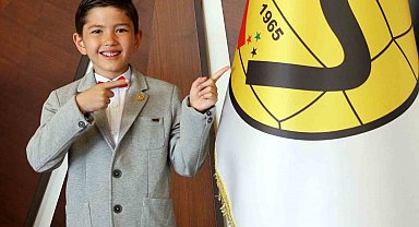 Eskişehirspor'da 23 Nisan'da başkanlık koltuğu çocuğa devredildi