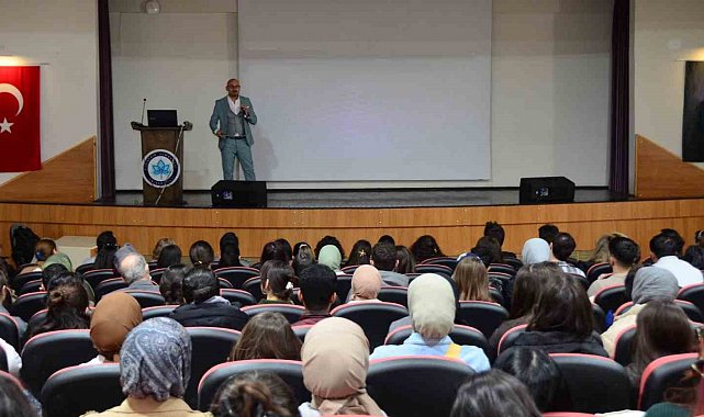 ESOGÜ'de "Yükseköğretimde Üretken Yapay Zekâ" semineri düzenlendi