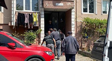 Evinde ölü bulundu