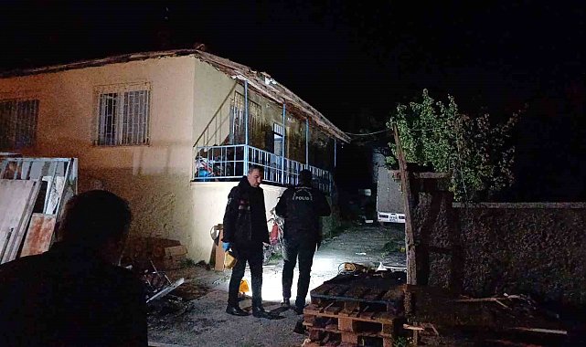 Evinin önünde tabancayla vurulan şahıs yaralandı