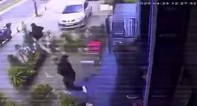 Eyüpsultan'da deprem anı: Berberden kendilerini dışarı attılar