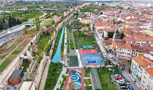 Fatih'te depremin ardından gece boyunca park ve bahçeler açık olacak