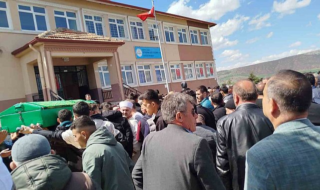 Feci kazada hayatını kaybeden genç imam son yolculuğuna uğurlandı