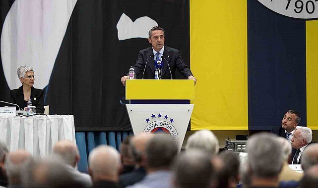 Fenerbahçe Başkanı Ali Koç: "Fenerbahçemiz, her olumsuz gelişmeden sonra kongre tartışmalarına sürüklenecek, sosyal medyadaki algılarla başkan değiştirecek, tribünden yapılan tezahüratlarla yönetim kurulunu değiştirecek bir kurum değildir ve olmamalı