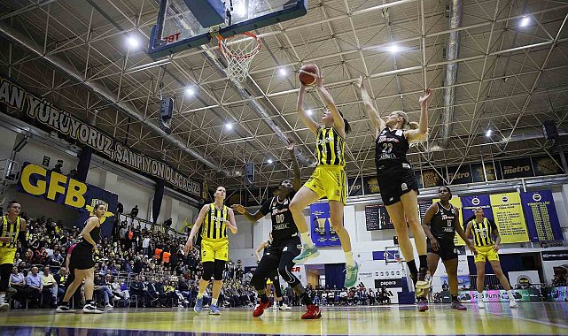 Fenerbahçe, seride 2-0 öne geçti
