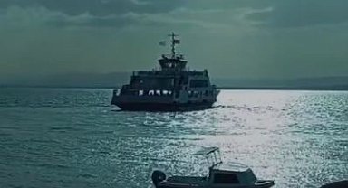 Feribotta korku dolu anlar: Fırtınadan dolayı iskeleye yanaşamadı