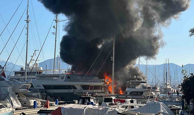 Fethiye'deki yangında motoryat ve 3 tekne alevlere teslim oldu