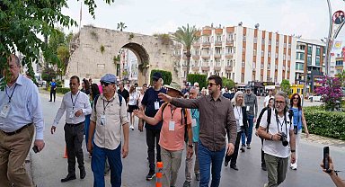 FIJET üyeleri Tarsus'ta sanat ve tarihi keşfetti