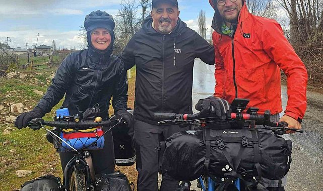 Fransız bisikletçiler, Beyşehir'de mola verdi