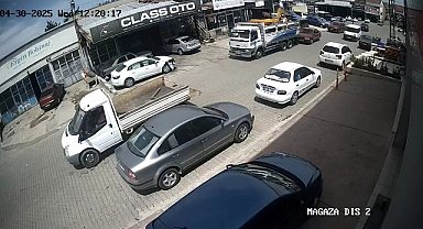 Freni boşalan kamyon geri kaçtı, 4 araca çarparak durabildi