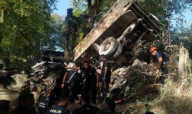 Freni patlayan hafriyat kamyonu dehşet saçtı: 1 ölü, 1 yaralı