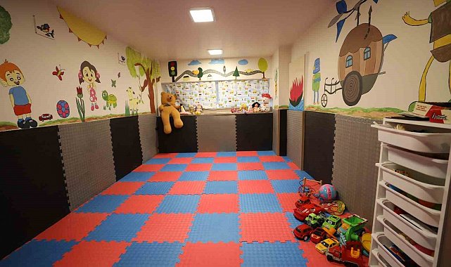 FÜ Hastanesi'nde çocuklar için oyun bahçesi kuruldu