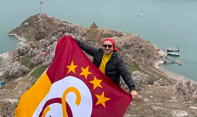 Galatasaray bayrağı Akdamar Adası'nda dalgalandı