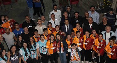 Galatasaray'ın efsaneleri Cizre'de gençlerle buluştu