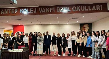 Gazeteci-yazar Ali Atalar, GKV'de minik hayranları ile buluştu