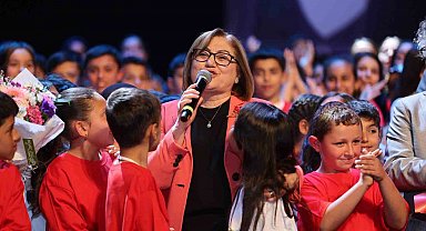 Gaziantep Büyükşehir'in destekleriyle bin çocuk 23 Nisan'ı şarkılarla kutladı