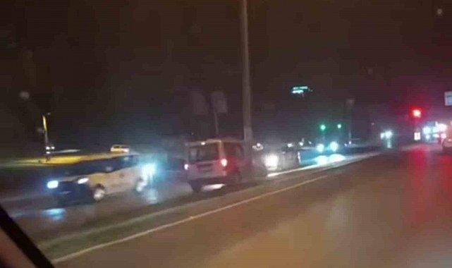 Gaziantep'te ters yönde sol şeritte ilerleyen araç trafiği tehlikeye soktu