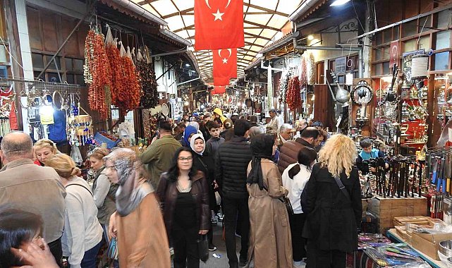 Gaziantep'teki yerli turist yoğunluğu esnafa çifte bayram yaşattı