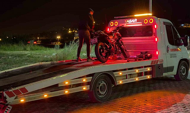 Gazipaşa'da seyir halindeki motosikletten düşen yolcu yaralandı