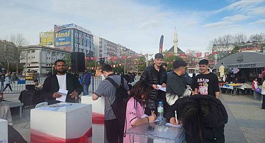 Geleceğe dair dileklerini 5 yıl sonra açılmak üzere yazdılar