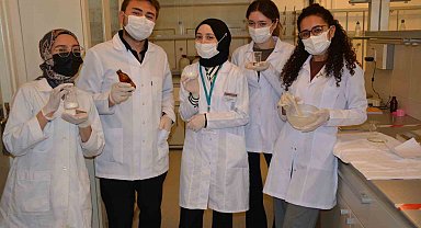 Geleceğin eczacıları kendi pastillerini üretti