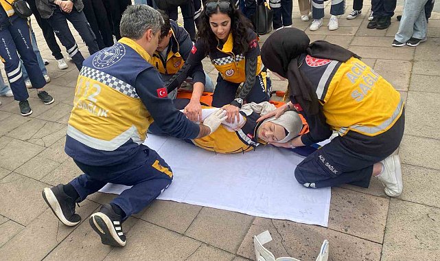 Geleceğin sağlıkçılarına UMKE tanıtıldı