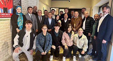 Giresun'da Avrupa ve Dünya şampiyonu Milli Halterci Cansu Bektaş altınla ödüllendirildi