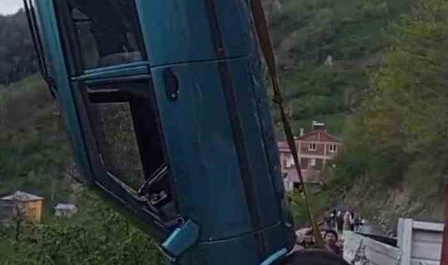 Giresun'da trafik kazası: 1 ölü, 2 yaralı
