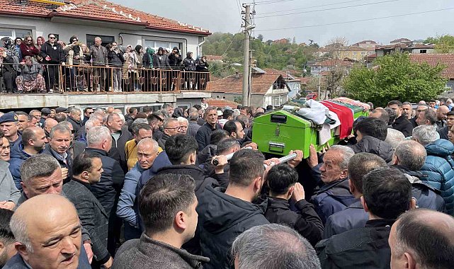 Gişelerdeki feci kazada hayatını kaybeden öğretmen son yolculuğuna uğurlandı