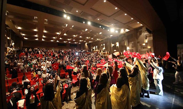 GKV'liler 'Bir Shakespeare Rüyası'nı sahneledi