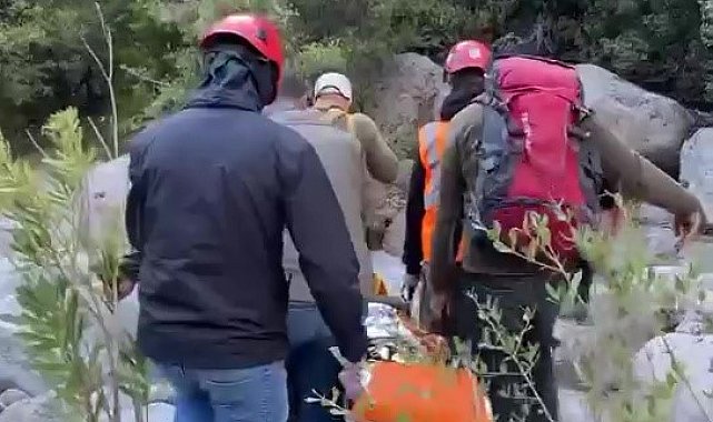 Görevi sırasında sakatlanan Milli Parklar görevlisini JAK ekipleri kurtardı