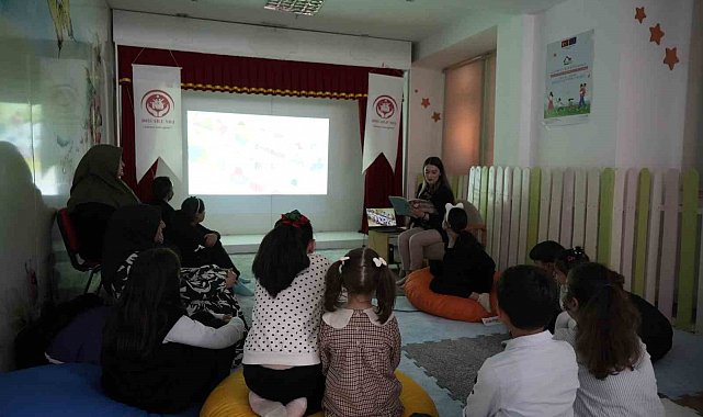 Gümüşhane'de Aile Yılı kapsamında veliler ve öğrenciler birlikte kitap okudu